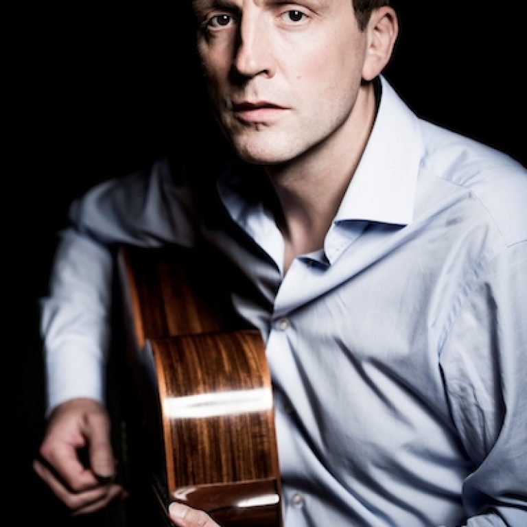 Der deutschsprachige Singer-Songwriter Ulrich Zehfuß. Foto: Thommy Mardo.
